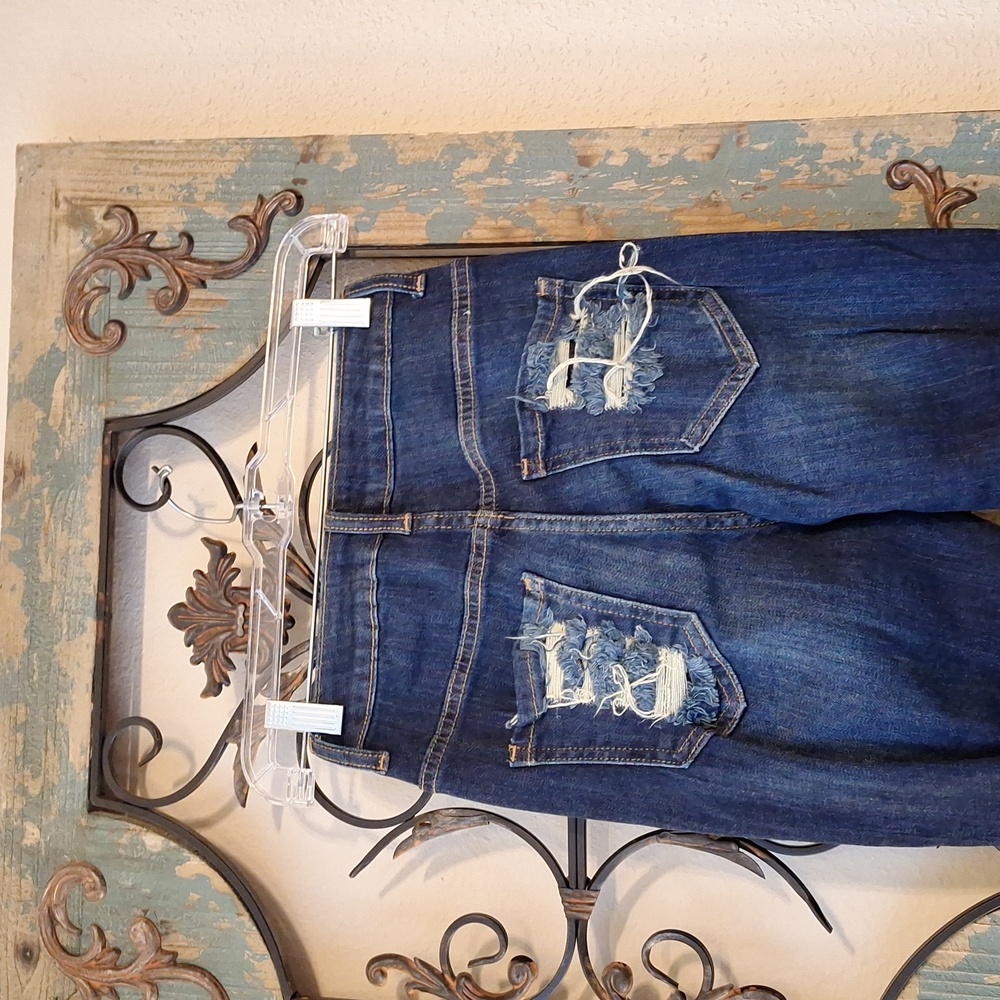 SWANK High Rise Ripped & Distressed Skinny Leg Jean. Size 1 - Picture 11 of 17